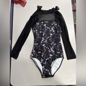 Black floral mesh sleeve turtleneck Eleve 🖤💜